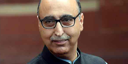 Abdul Basit scolds Indian official for trying to stop Pakistani journalists